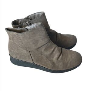 Yuu Hangel bootie size 8.5 shoes